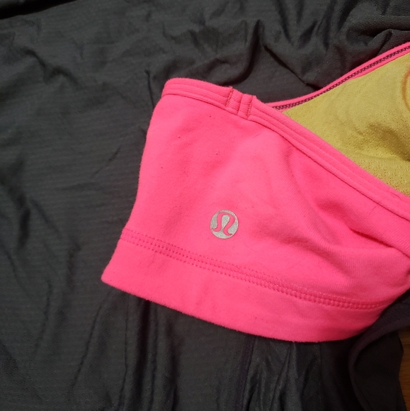Size 8 Lululemon Nolimits Tank - Picture 6 of 6